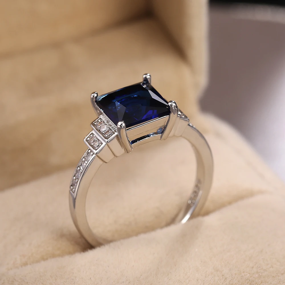 Huitan Blue Square Cut Four Claws Women Ring Vintage Design Gracious Lady Luxury Inlaid Zircon Female Jewelry Wedding Hot Rings