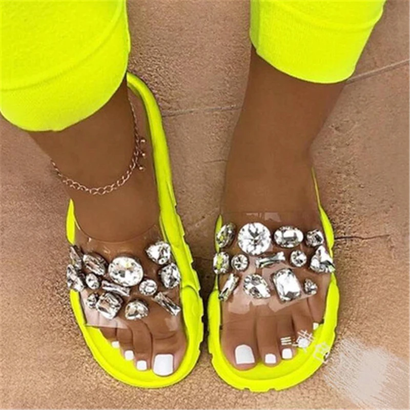 

Siddons PVC Transparent Women Summer Slippers Open Toe Crystal Stud Designer Shoes Women Luxury Rhinestone Outdoor Beach Slipper