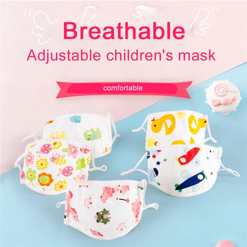 Garçon portant un masque enfant réutilisable en coton rose, protection antipoussière ajustée pour 6-12 ans