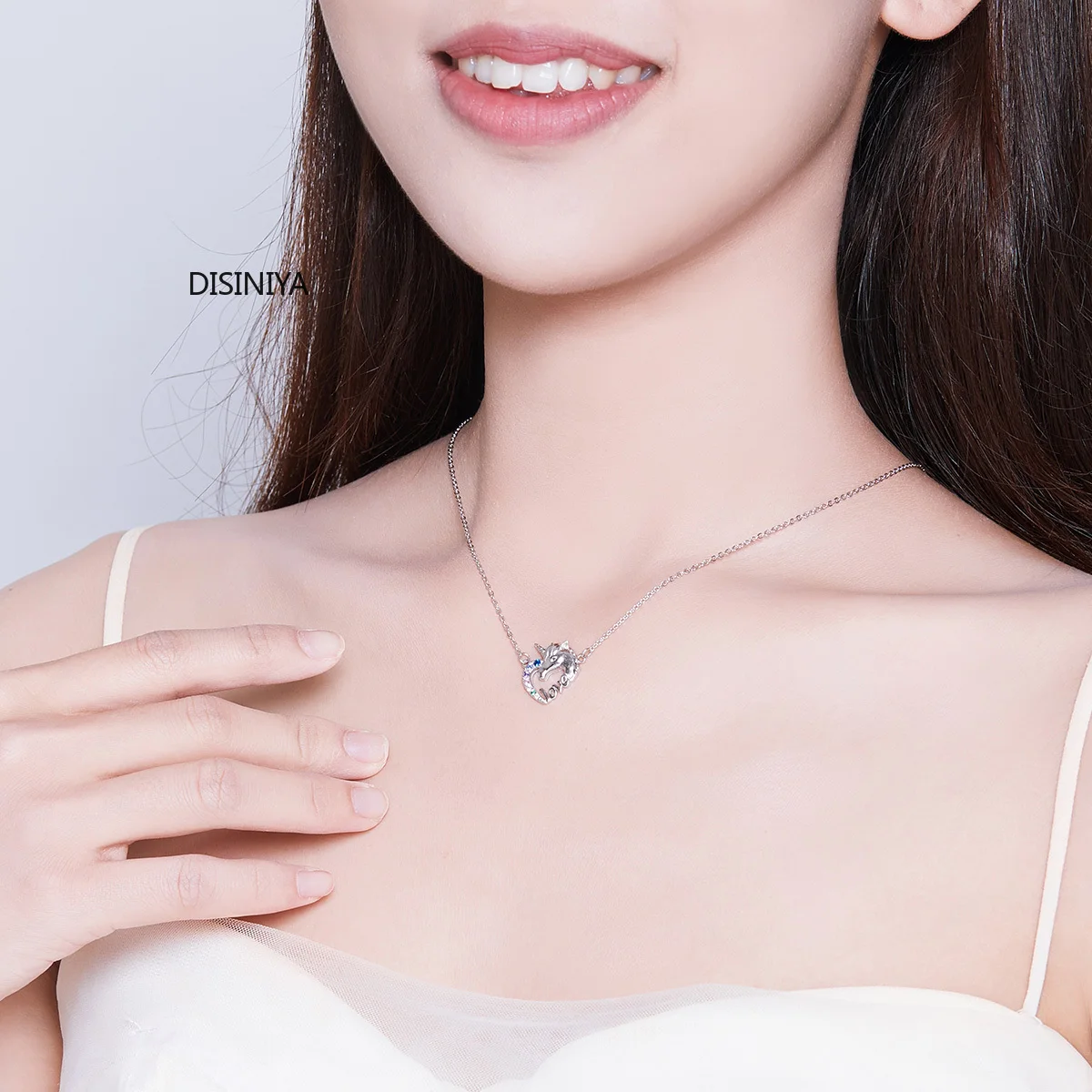 DISINIYA Lucky Licorne сердце короткое ожерелье для женщин короткое колье 925 пробы Серебряное колье для девочек модное ювелирное изделие XSCN30348