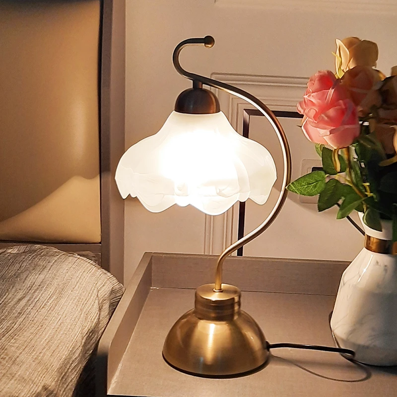 

Modern LED Table Lamp Nordic Retro Lotus Glass Lampshade Iron Vintage Desk Lamp Bedroom Bedside Lamp Home Decoration Read Light