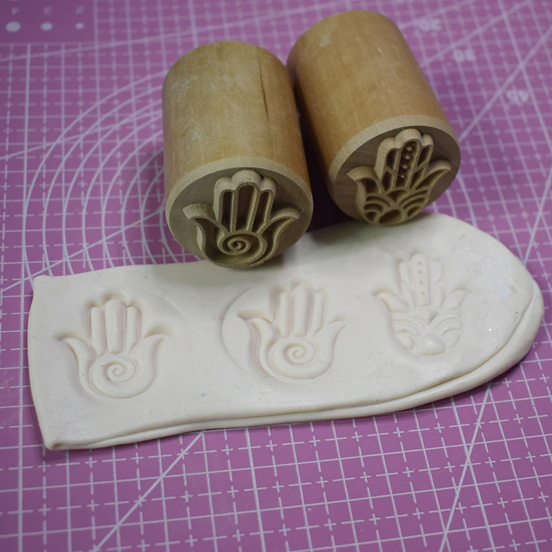 Pottery Tool Fatima Lucky Hand Texture Block Print Emboss Carved Wooden Clay Stamp Argil Tools for Ceramics 3.5CM Round polymer clay tools pottery tools clay sculpting tools pottery sculpting tools clay craft tool pottery coloring tool