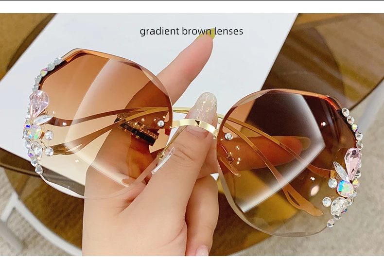 Fashion Anti-UV Diamond Sunglasses Women UV400 Rimless Vintage Sun Glasses Rhinestone Retro Sunglass Luxury Designer Oculos