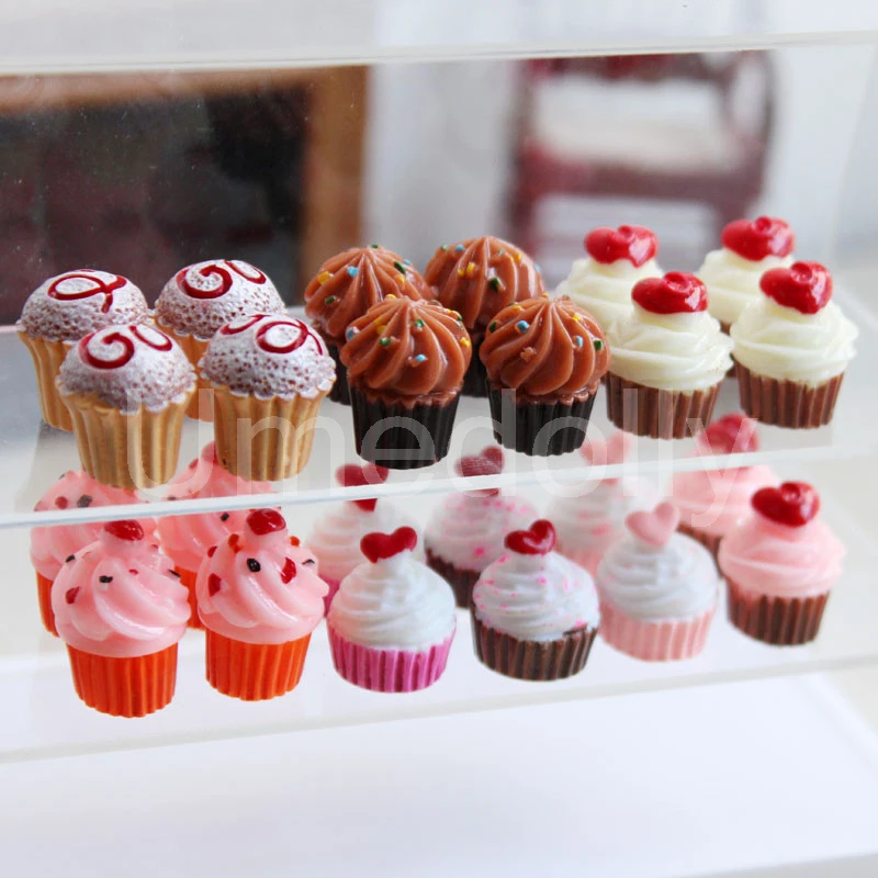 4pcs/lot 1/6 Scale Miniature Dollhouse Cupcake Mini Cake Food for barbies Kitchen Toy Accessories