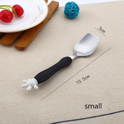 Small M key spoon Детская ложка из нержавеющей стали, мультяшная детская креативная безопасная Мягкая силиконовая ручка, вилка, ложка для кормления малыша, детские столовые приборы - Цвет: Small M key spoon
