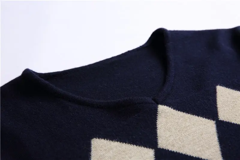 Кашемировый шерстяной свитер для мужчин,, Осень-зима, приталенный пуловер для мужчин, с узором в виде Аргайла, v-образный вырез, мужские Рождественские свитера J693