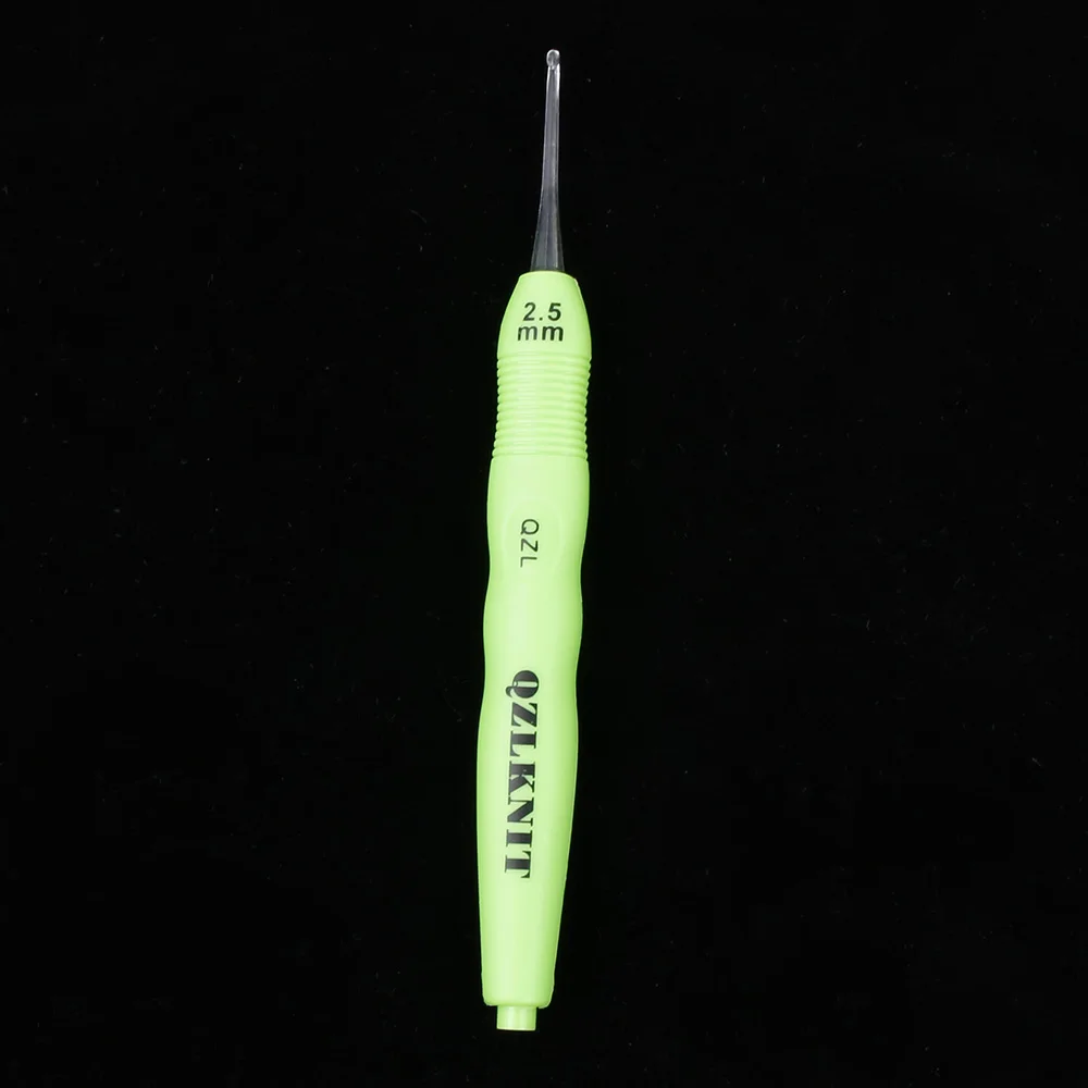 2.5mm 1 шт. крючком Lite Вязание иглы, швейные инструменты вязальный крючок с светодиодный светильник на 2,5~ 6,5 мм иглы швейный набор разноцветный ремесленных инструментов - Цвет: 2.5mm