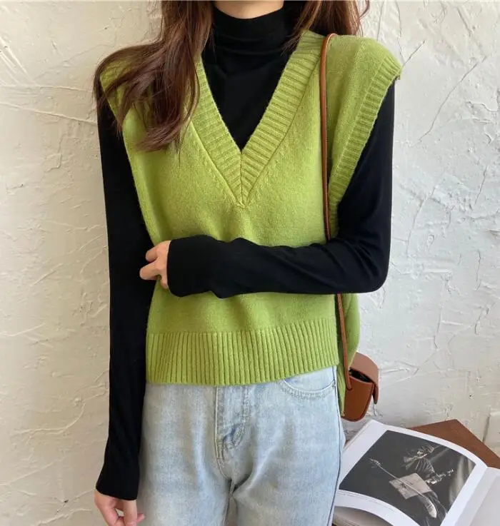 green Autumn Korean Retro Loose Vest Sweaters Women All Match V-collar Solid Color Sleeveless Knitted Vest Female Chic Elegant Tops - Цвет: green