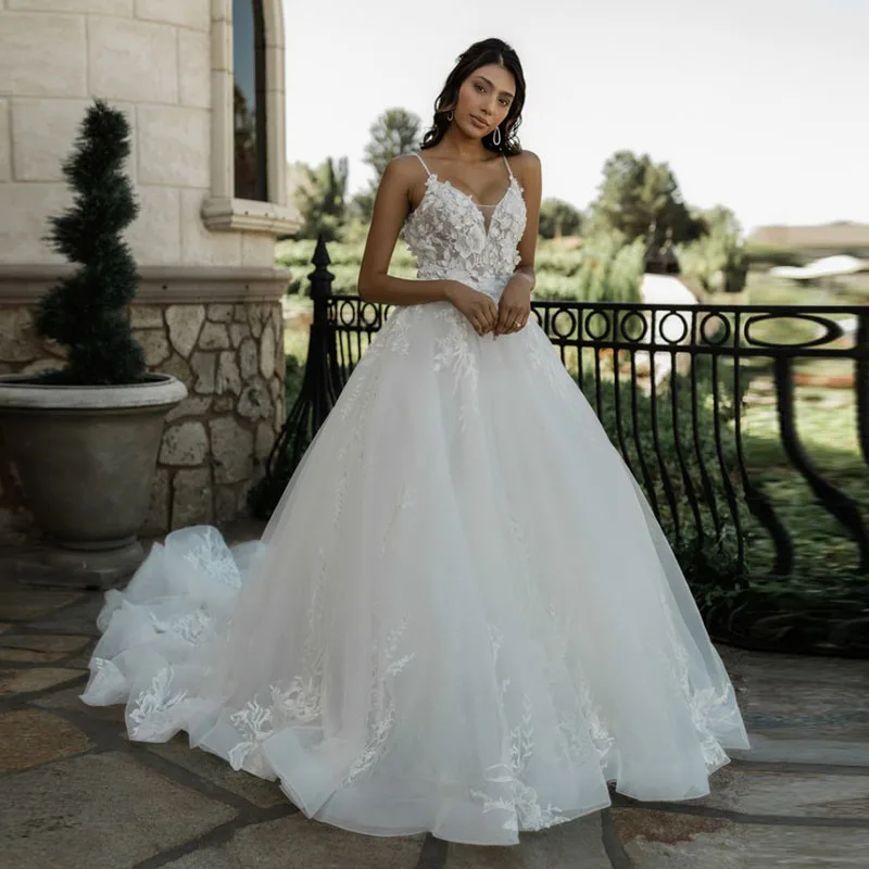 

Boho Wedding Dresses Spaghetti Strap Appliques Lace Beaded A-Line Sweep Train Backless Princess Wedding Gowns Bridal Dress