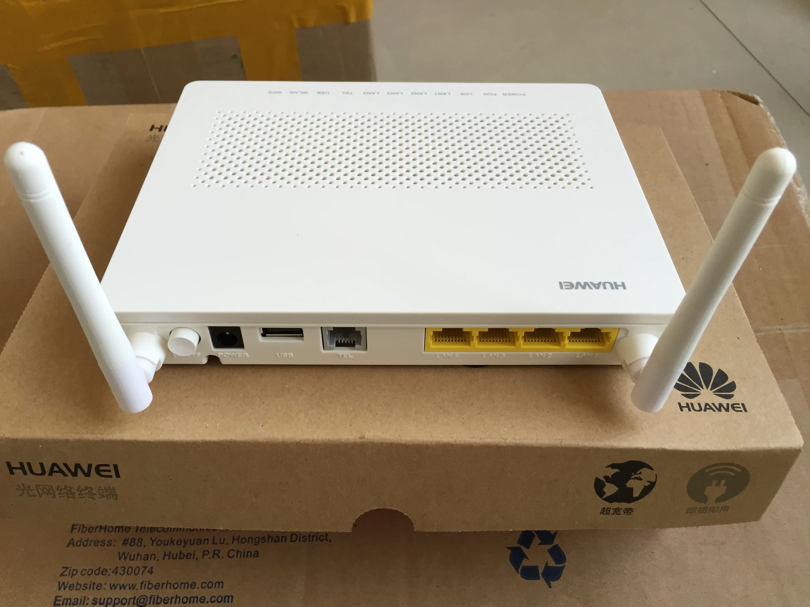 100% оригинальный новый HG8546M GPON ONU ONT с 1GE + 3FE 1pots USB Wi-Fi роутер английское программное