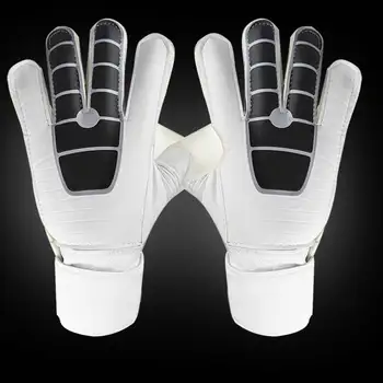 

Soccer Goalkeepers Latex Slip Gloves to Help You Make the Toughest Saves SEC88