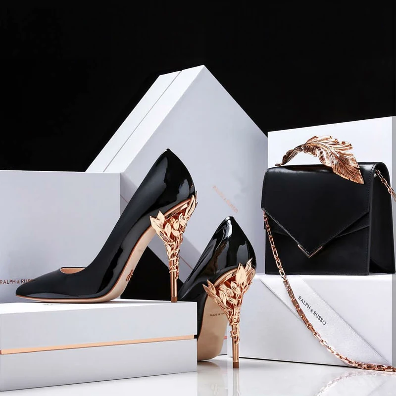 Золотые и Серебряные Листья Металлический туфли-лодочки на каблуке Женская обувь на каблуке 9 см острый носок сине-белые шелка; обувь на высоком каблуке-шпильке; свадебные модельные туфли для невесты