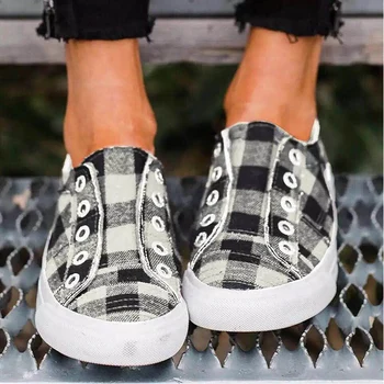 

Women Classic Plaid Vulcanized Woman Canvas Slip On Loafers Women's Platform Flats Female Comfortable Ladies Shoes Plus Size 43