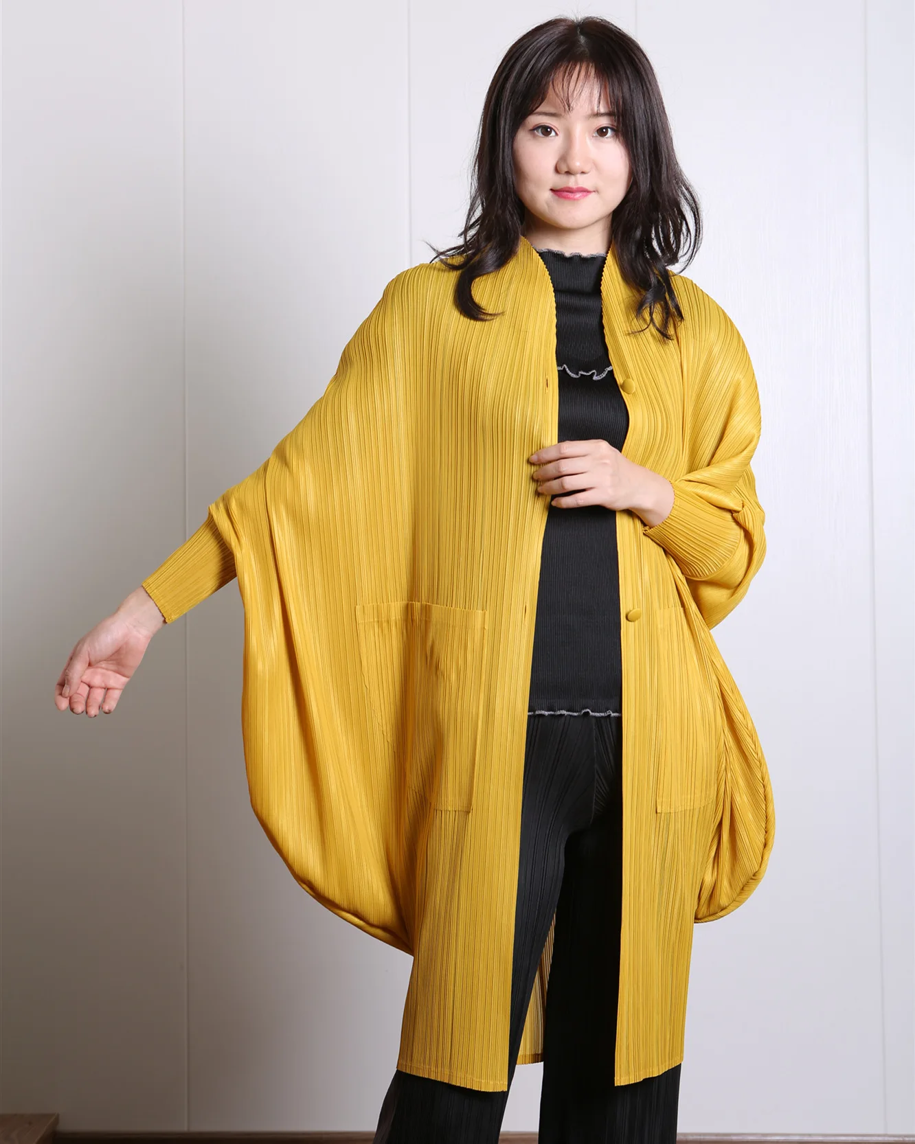 

Pleated Loose Large Bat Sleeve Women's Coat Single Breasted Solid Color Trench