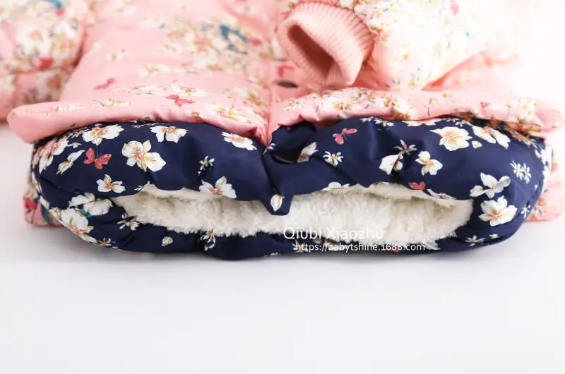 3352939316_938143651