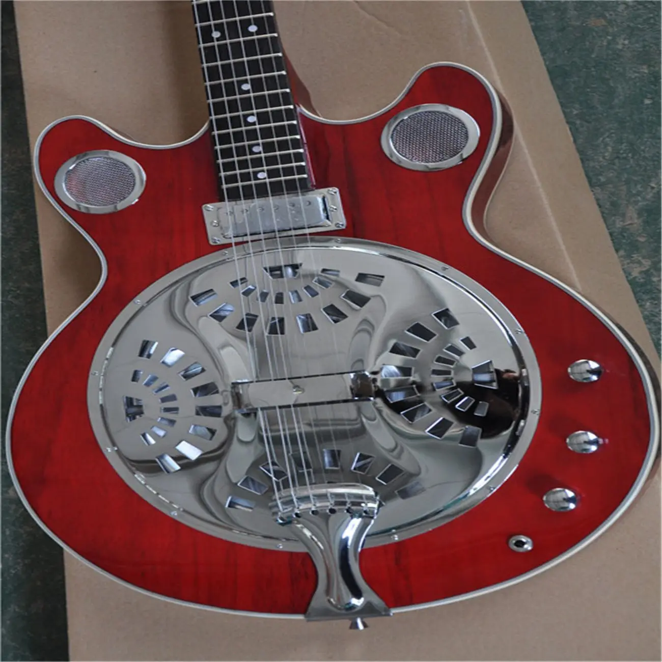 

New inverted echo electric guitar, hardware cover, red body can be changed as required, free transportation