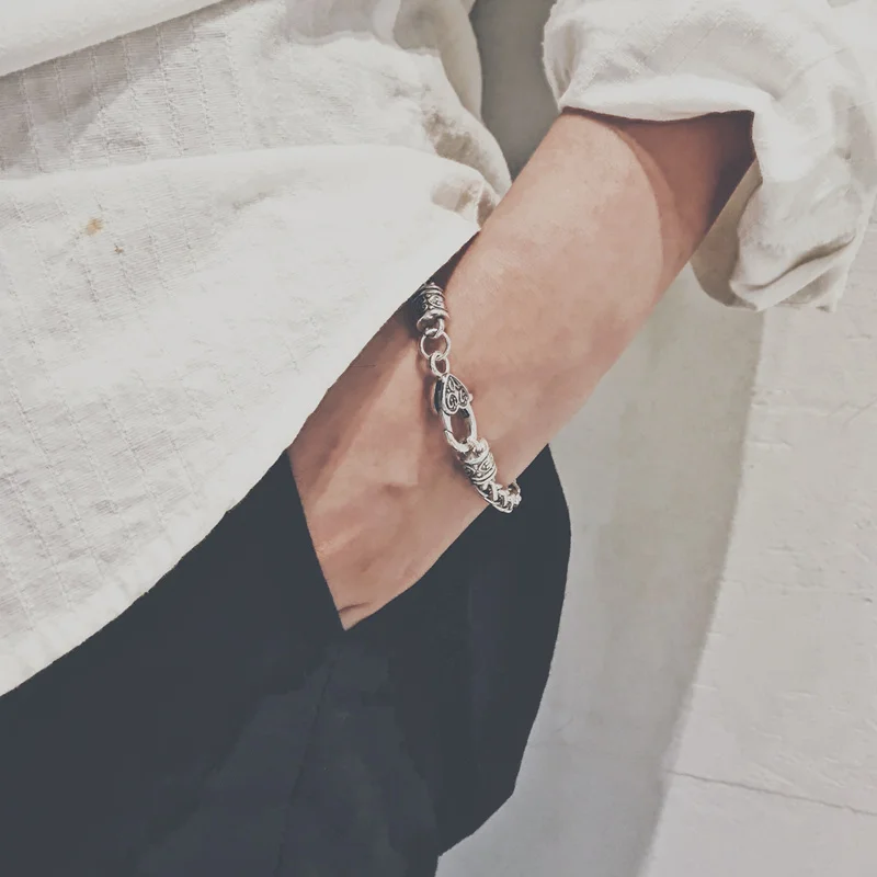 Goedkoop DB223 Euro Amerikaanse Stijl College Titanium Stalen Armband mannen Chao Punk Armband Chao mannen Armband Hip Hop