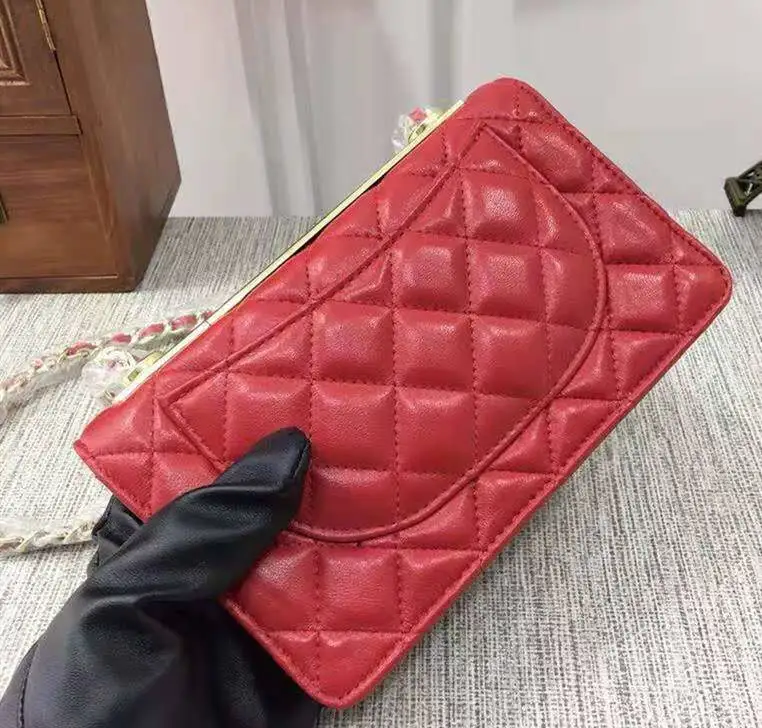 

Top luxury designer wallet ladies handbag Messenger bag shoulder bag gold chain mini handbag