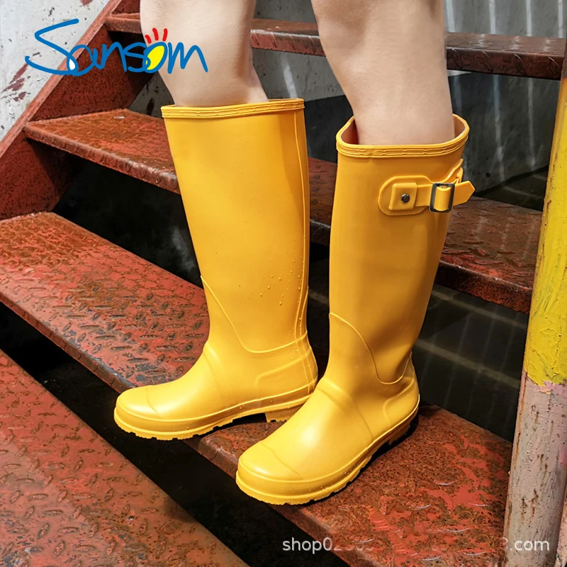 2019 signore di Colore Giallo Impermeabile Stivali Da Pioggia Donna Al  Ginocchio alto Delle Donne di Modo Stivali Da Pioggia In Gomma Ragazze  Scarpe Da Pioggia Da Pioggia IN PVC scarpe|Stivali al