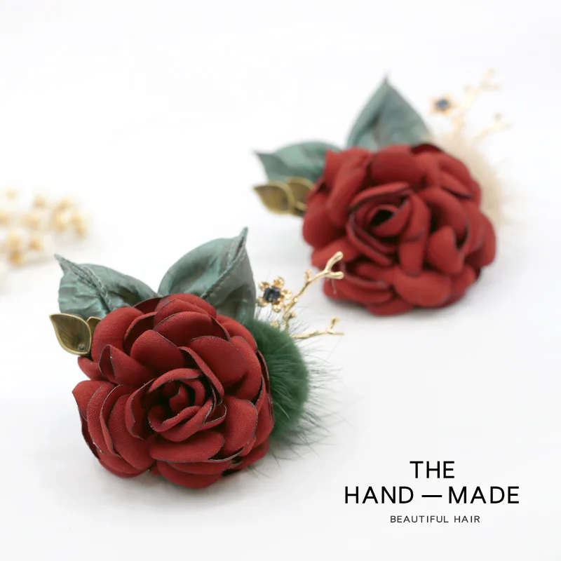 

Fashion Elegant Brooch Corsage Christmas Pompon Brooch Coat Sweater Fabric Flower pi jian kou Ornament Women's