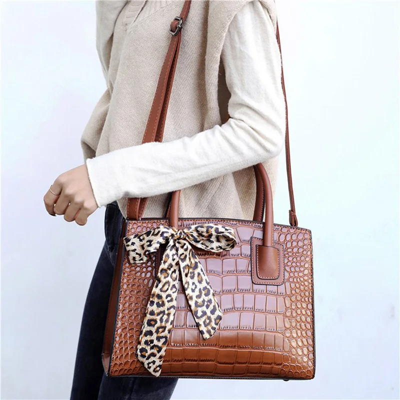 PU Leather Faux Crocodile Print Handbags Purse Fashion fashion crossbody bag for women 2019 Famous brand Brand Shoulder Bags Red (7)