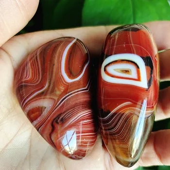 

Natural stone Sardonyx agate palm stones playthings small stones and crystals healing crystals