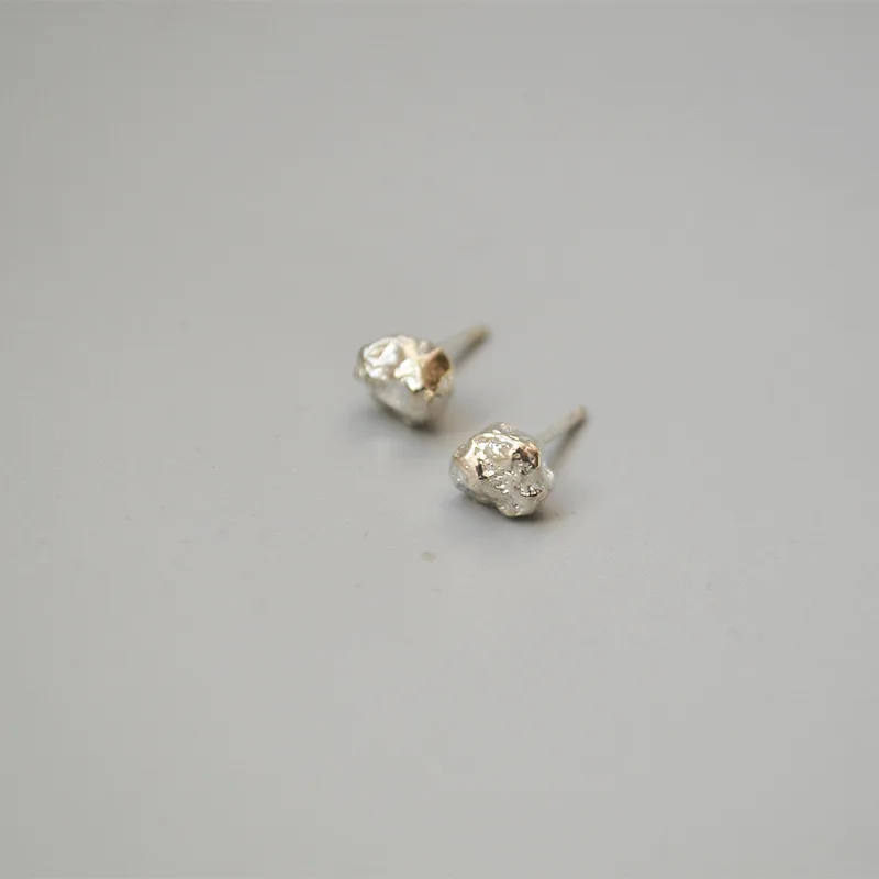 

Irregular lava mineral stone earrings women joker female Earing temperament anti-allergy fashion jewelry Party design brinco