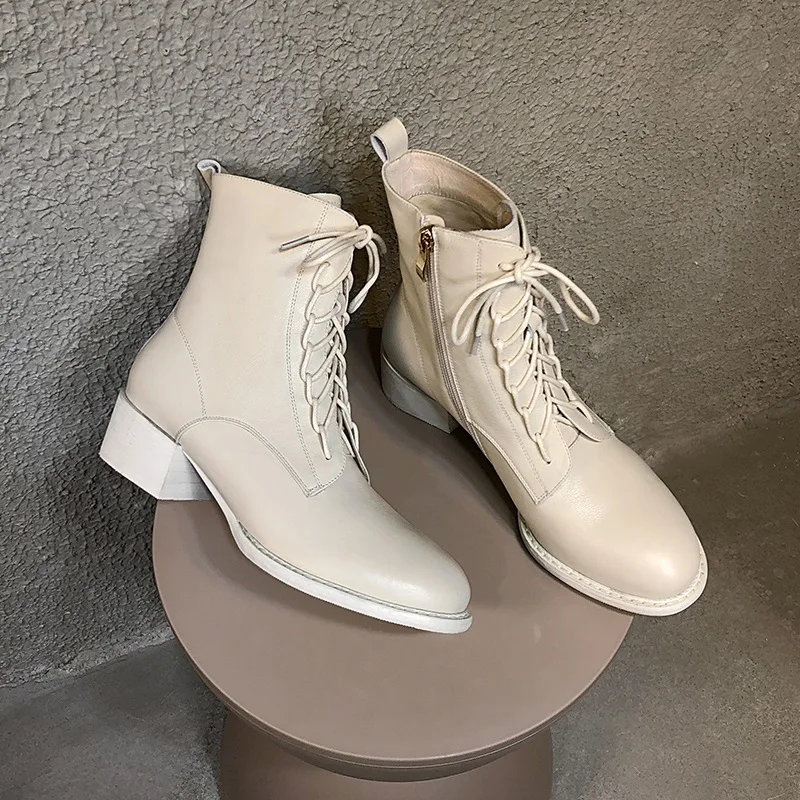 white ZVQ/Новые Зимние ботильоны в сдержанном стиле удобная женская обувь из натуральной кожи на среднем каблуке с перекрестной шнуровкой и круглым носком Прямая - Цвет: white