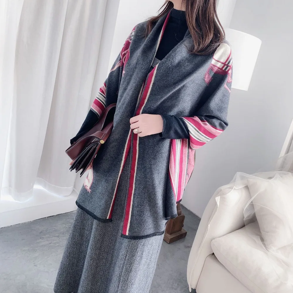 11637859473_2070773686