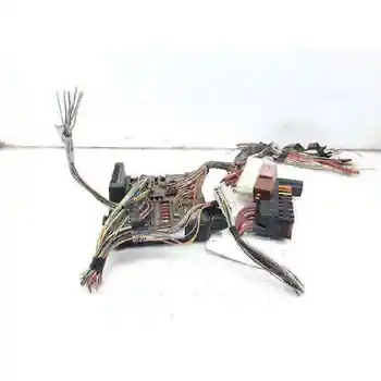 

8200306032 BOX RELES/FUSES RENAULT SCENIC II