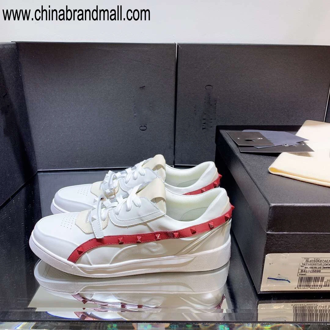 

19ss early spring new heavy rivet shortend leisure shoes original perfect last shape. perfect workmanship. deduce the perfect ch