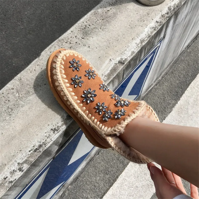 Günstige High Top Bling Bling Pelz Müßiggänger Schuhe Winter Frauen Perlen Wohnungen Damen Slip auf Wolle Schuhe Komfort Gummi Sohle schnee schuhe