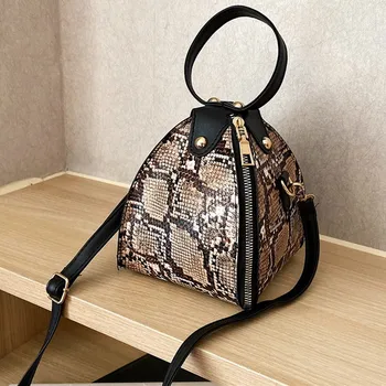 

2020 new female bag snake pattern PU shoulder bag fashion trend large capacity dumpling bag outdoor travel messenger bag