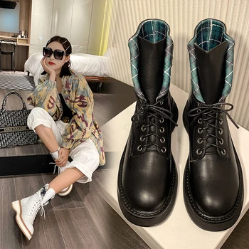 

2020 new simple and versatile short boots lace up Martin boots