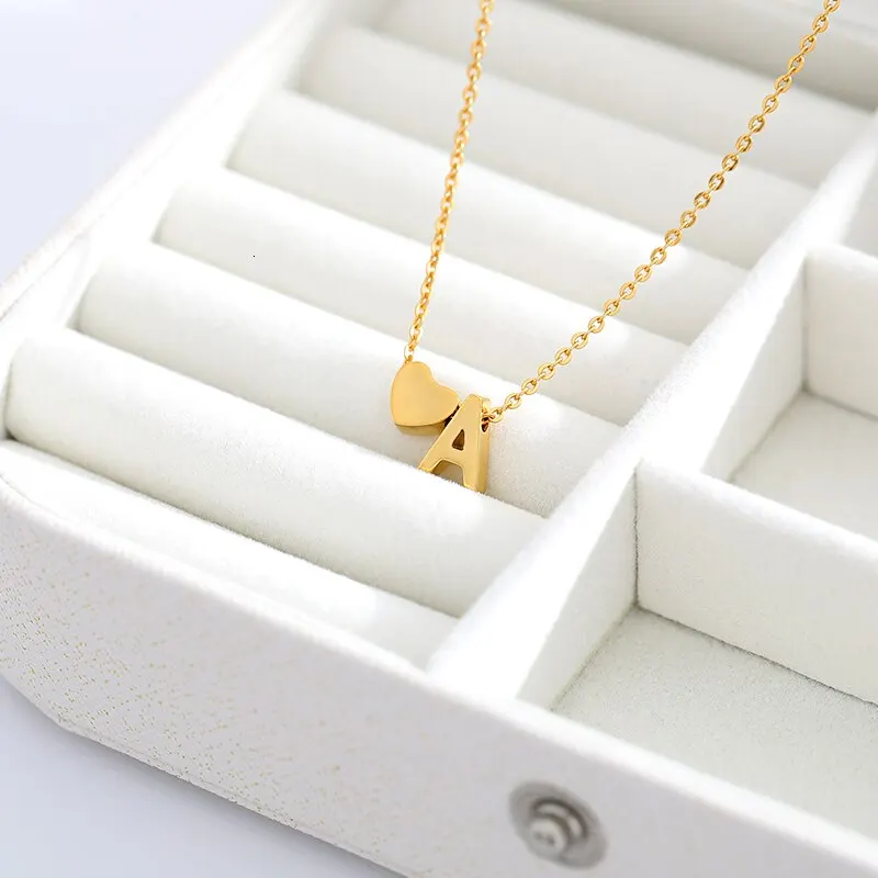 Fashion A-Z Tiny letter necklace cute Heart initials name necklaces for women stainless steel Choker Necklace friendship gift bf