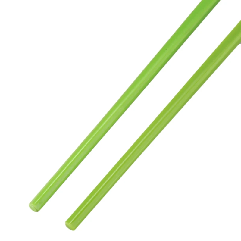 Зеленые пластиковые китайские палочки для еды блюда