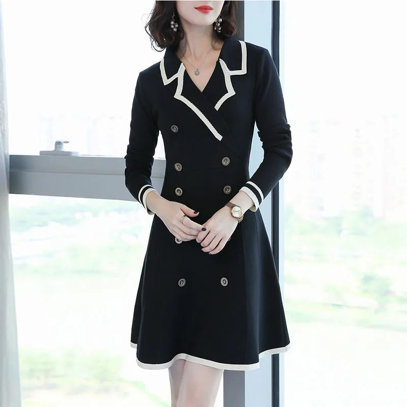 Платье женское трикотажное до колена на пуговицах с V-образным вырезом и длинным