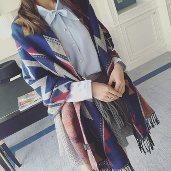 

Geometric pattern of cashmere fringed scarf with thick and warm shawl in autumn and winter