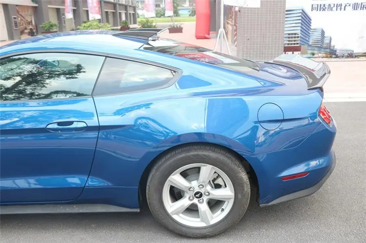 Для Ford Mustang настоящий карбоновый Автомобиль на крыше разветвители боковой дефлектор фартуки