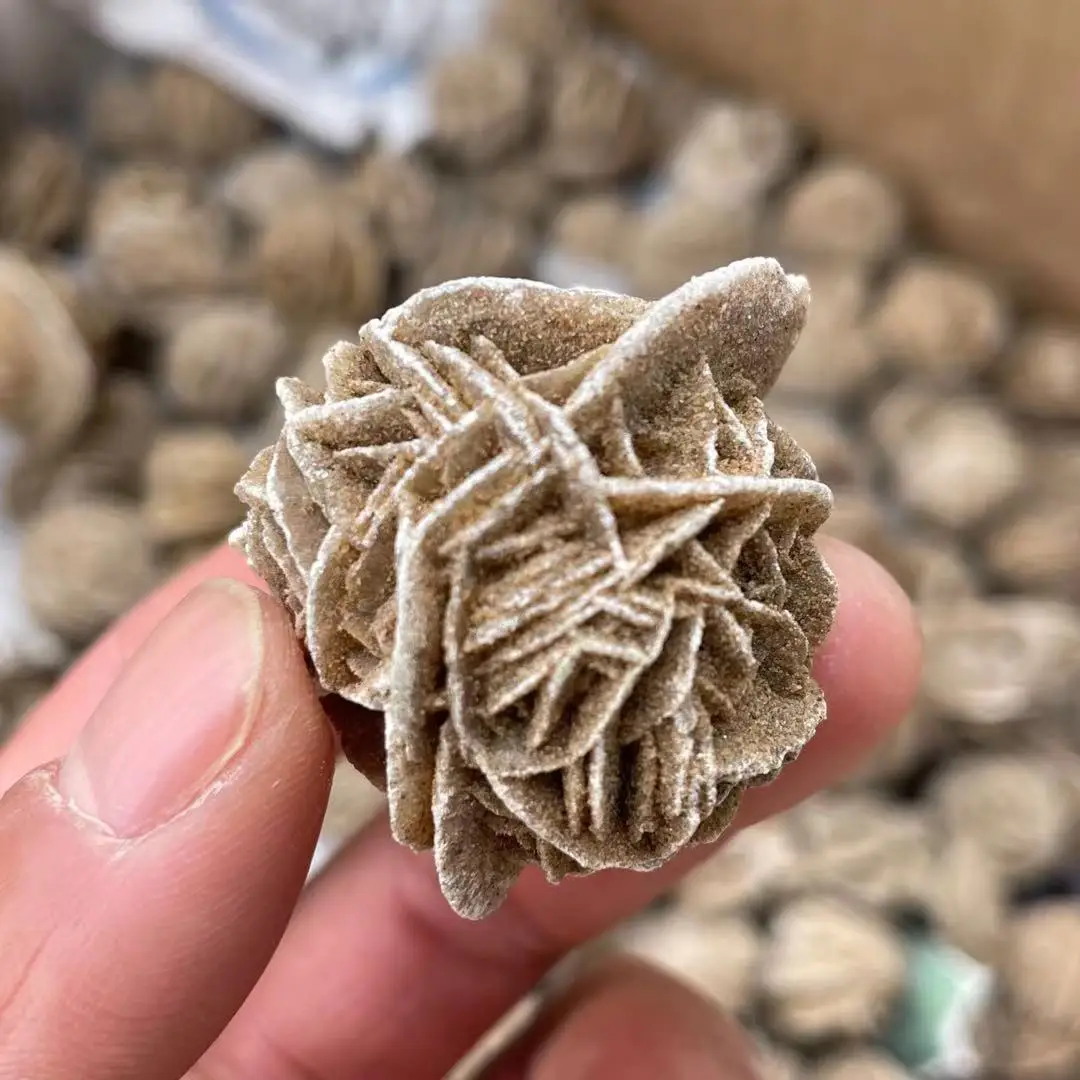 Decorazione Naturale Fengshui Del Campione Minerale Della Pietra Di Cristallo Grezza Curativa Della Rosa Del Deserto