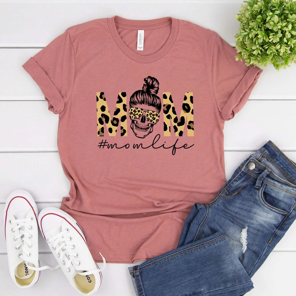Mom Skull Shirt Disordinato Bun Skull Leopard Print Mom Life T-Shirt Mamma To Be Mother Hustler Camicie Mommin Mothers Day Gift