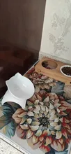 Cuencos elevados para gatos y perros, recipiente de comida elevado de 15 ° con soporte, individual, negro y blanco