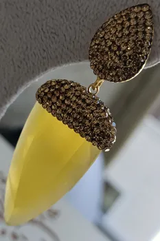 

Triangle Natural Stone Zircon Earrings Yellow