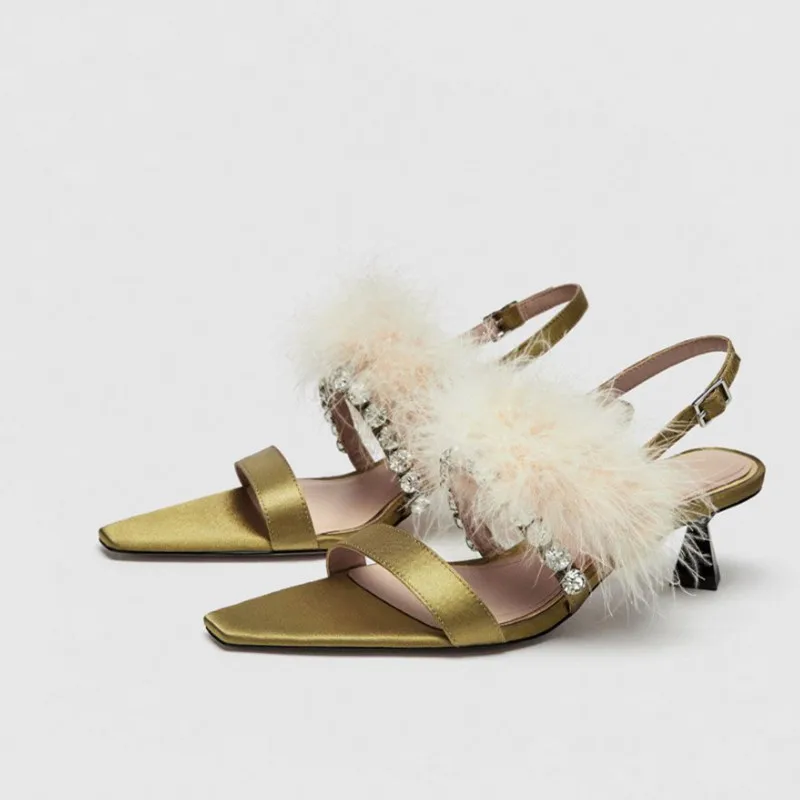

Sandalias Mujer Fur Decor Woman Shoes Med Heel Woman Gladiator Buckle Design Bling Crystal Embellished Sandals Chic Hot