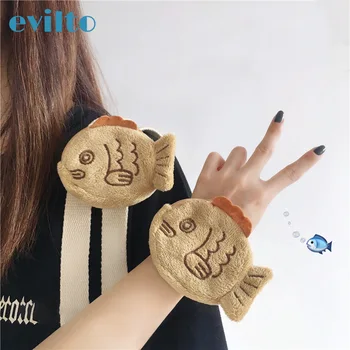

Cute Fish Pattern Coin Purse Embroidery Brown Children Plush Wrist Bag Zip Change Purse Wallet Mini Money Bag Line Storage Bag