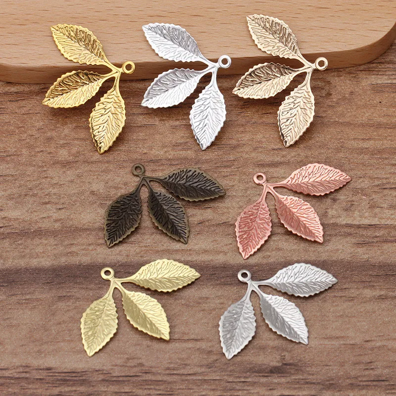 

50 шт. 31x23 мм посеребренные латунные ажурные листья филигранные подвески медные очаровательные самодельные ювелирные аксессуары