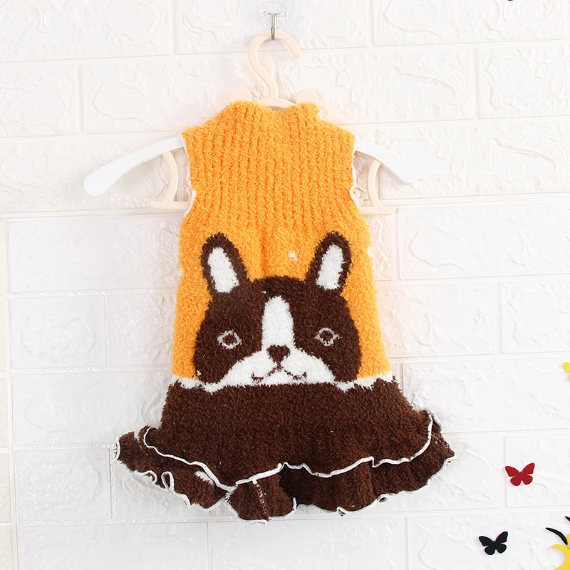 

The cartoon skirt is soft and thickened to keep the baby warm