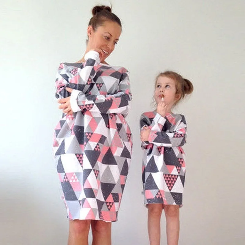 

2019 Matching Outfits Mom and Girl Dress Pullover Costume Geometric Printed Autumn Mother and Daughter Long Sleeve Mommy and Me