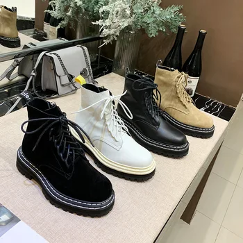 

A new style of women's net red boots flat bottom British leather short boots women's motorcycle boots