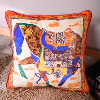 

2021 Velvet Fabric Horse Luxury Living Cushion Cover Royal Europe New Design Printed Pillow Case Home Wedding Office Use